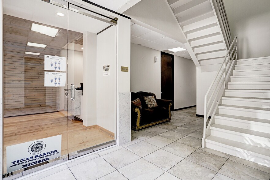 More Photos Of 5906 Dolores St, Houston Office For Lease