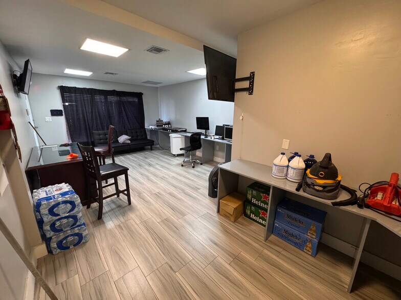 More Photos Of 3901 W 18th Ave, Hialeah Warehouse For Sale