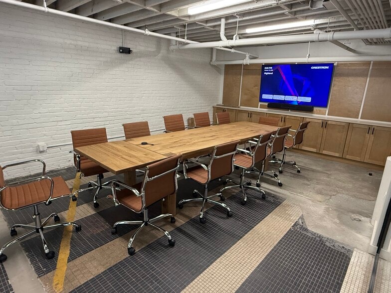 More Photos Of 655 Highland Ave NE, Atlanta Freestanding For Lease