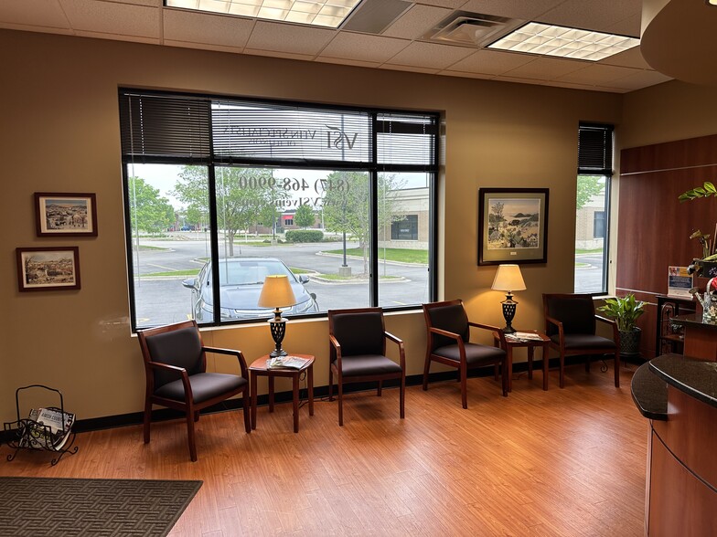 More Photos Of 1670 Capital St, Elgin Medical For Sale
