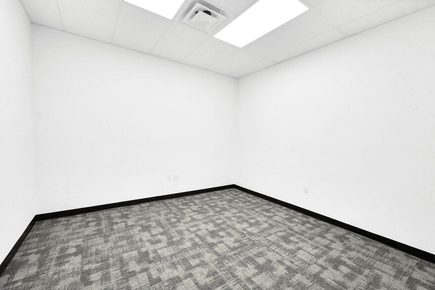 More Photos Of 12280 Broadway St, Pearland Office For Sale