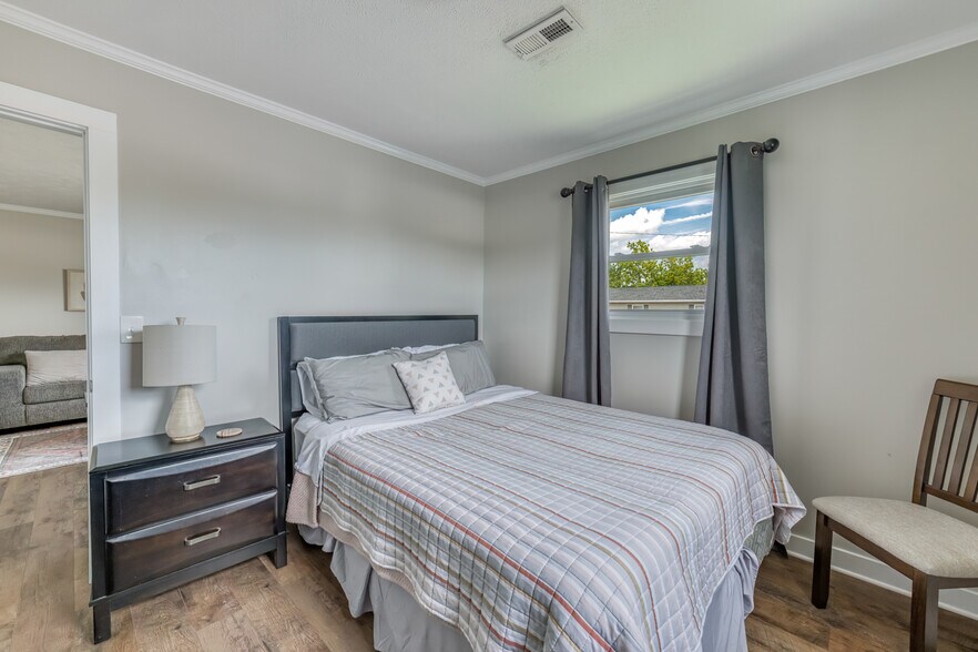 More Photos Of 1300 Holyoke St, Kingsport Apartments For Sale