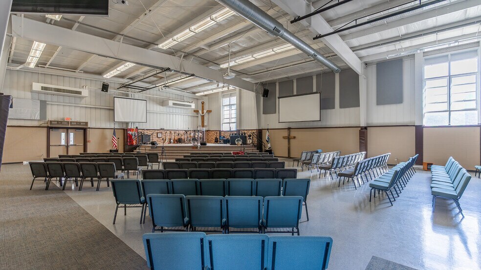 More Photos Of 81 Evick Dr, Franklin Flex For Sale