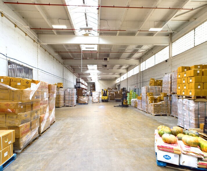 More Photos Of 3775 Park Ave, Edison Warehouse For Lease