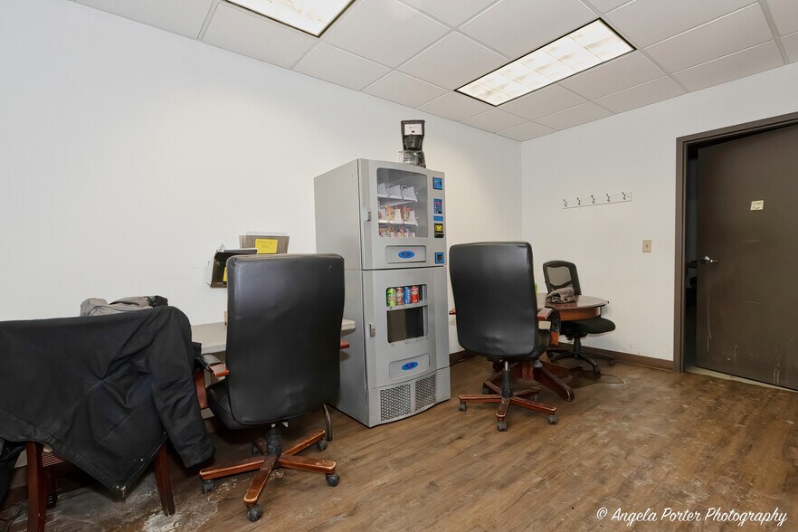 More Photos Of 947 Carney Ct, Antioch Industrial For Sale