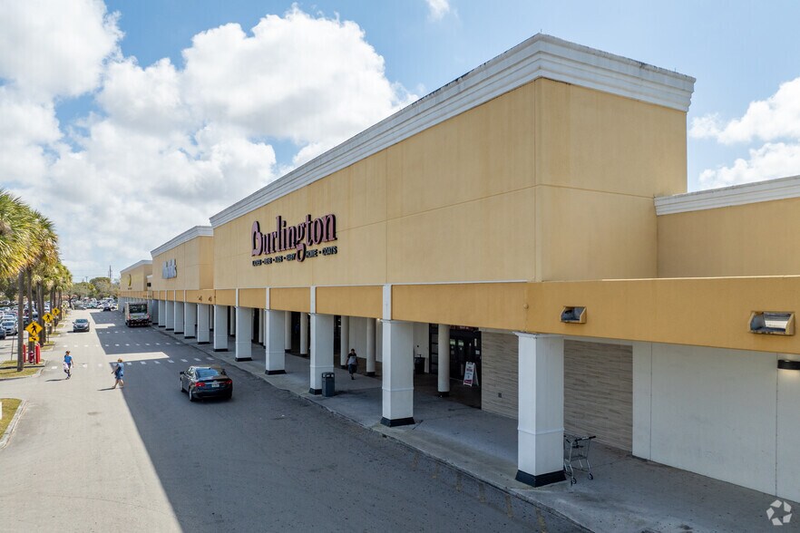 More Photos Of 1630-1738 W 49th St, Hialeah Storefront For Lease