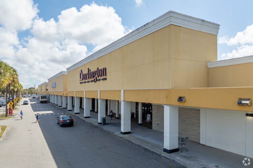 More Photos Of 1700 W 49th St, Hialeah Unknown For Lease