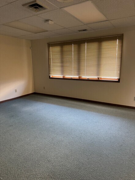 More Photos Of 5601 S Meridian St, Indianapolis Medical For Lease