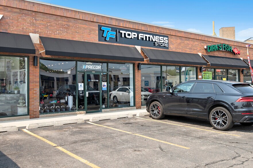More Photos Of 2070-2112 N Clybourn Ave, Chicago Freestanding For Lease
