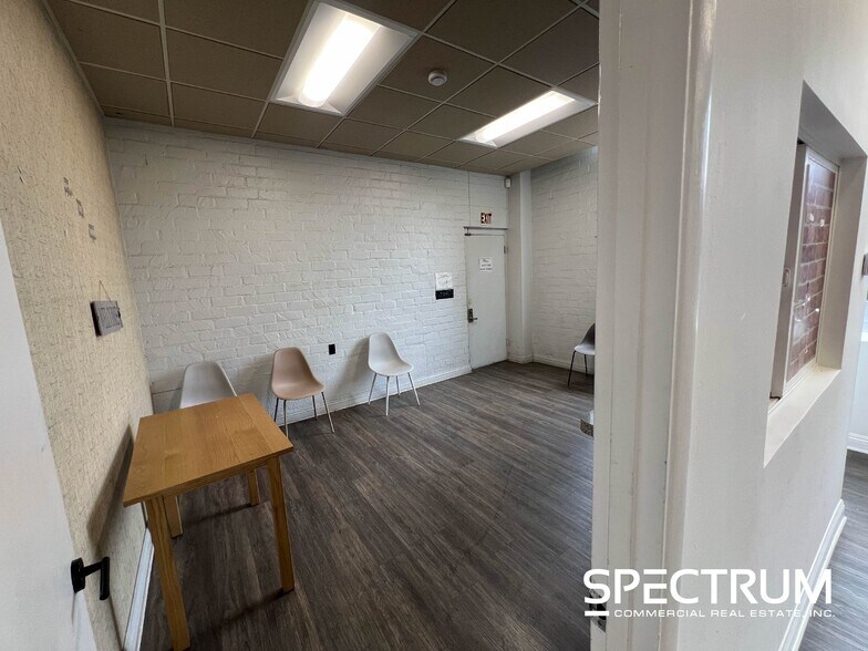 More Photos Of 7241 Lankershim Blvd, North Hollywood Office For Lease