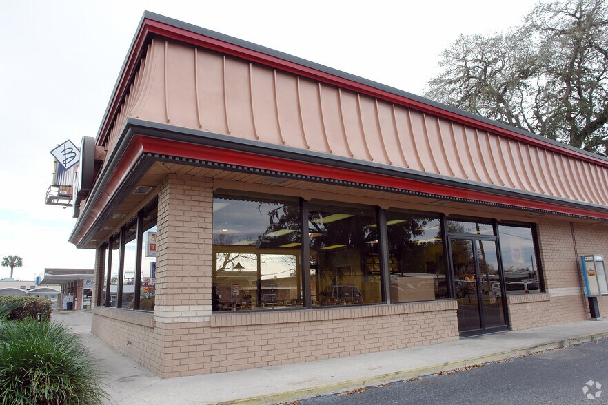 Primary Photo Of 1536 S Pine Ave, Ocala Fast Food For Lease