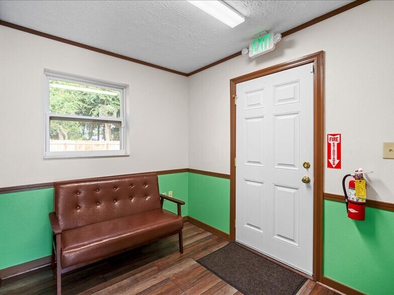 More Photos Of 1452 Bellaire Ln NE, Palm Bay Freestanding For Sale