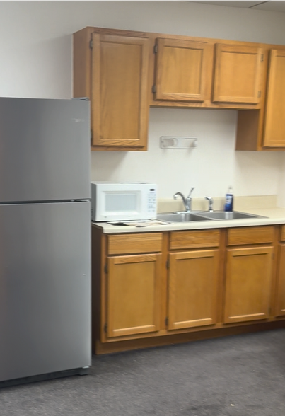 More Photos Of 620 Broad St, Saint Joseph Office For Lease