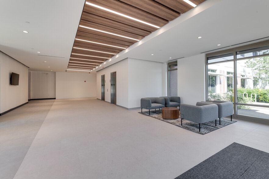 More Photos Of 455 Duke Dr, Franklin Office For Lease