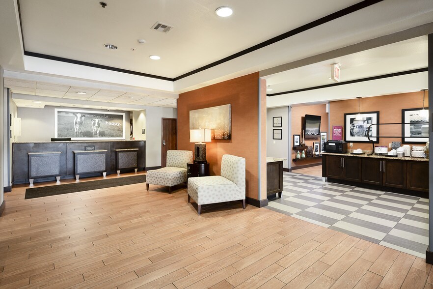 More Photos Of 7852 W Parkway Blvd, Tulsa Hospitality For Sale