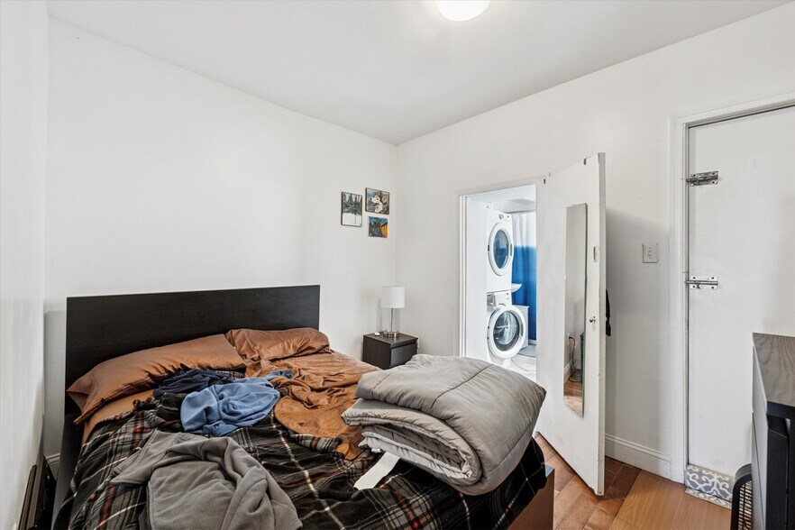 More Photos Of 903 S 13th St, Philadelphia Multifamily For Sale