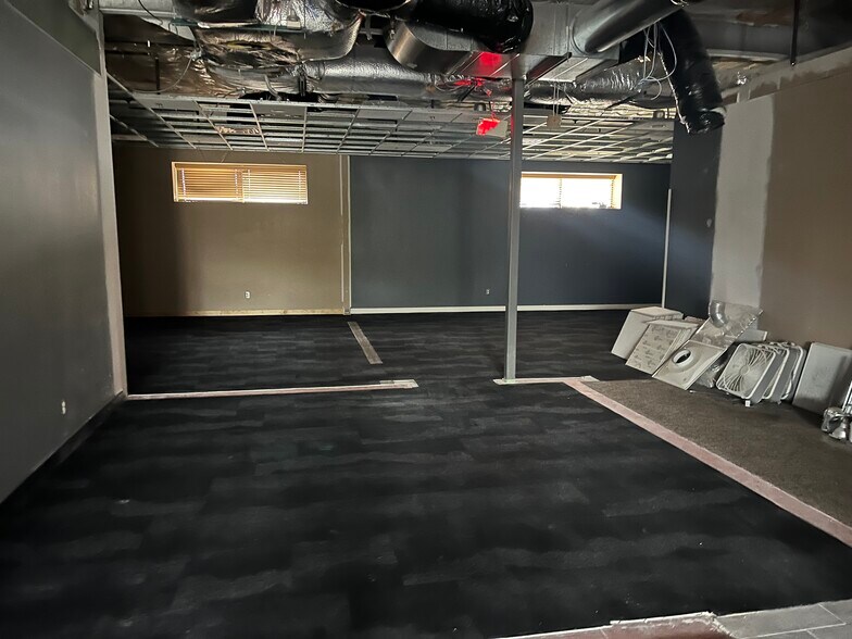 More Photos Of 6220 Nesbitt Rd, Fitchburg Storefront For Lease