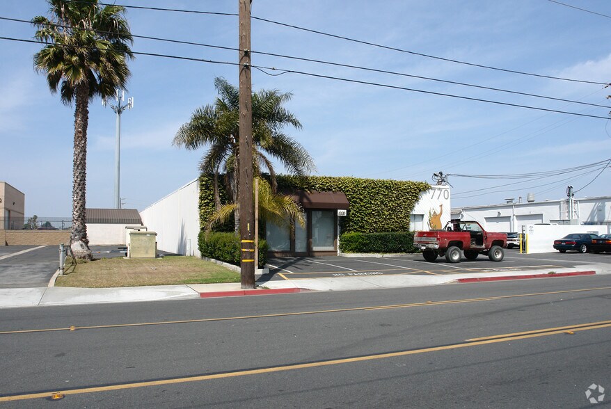 More Photos Of 770 W 17th St, Costa Mesa Warehouse For Lease