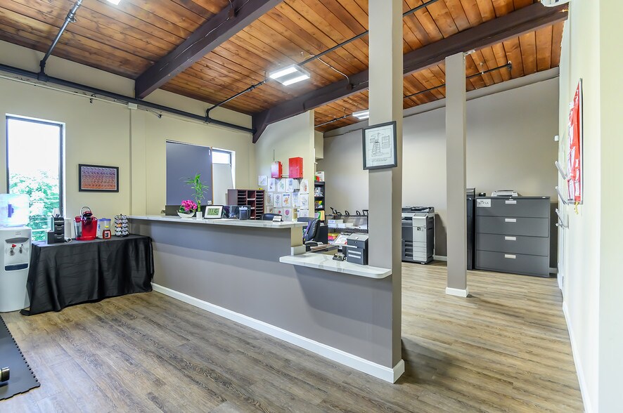 More Photos Of 630 Park St, Stoughton Office For Lease