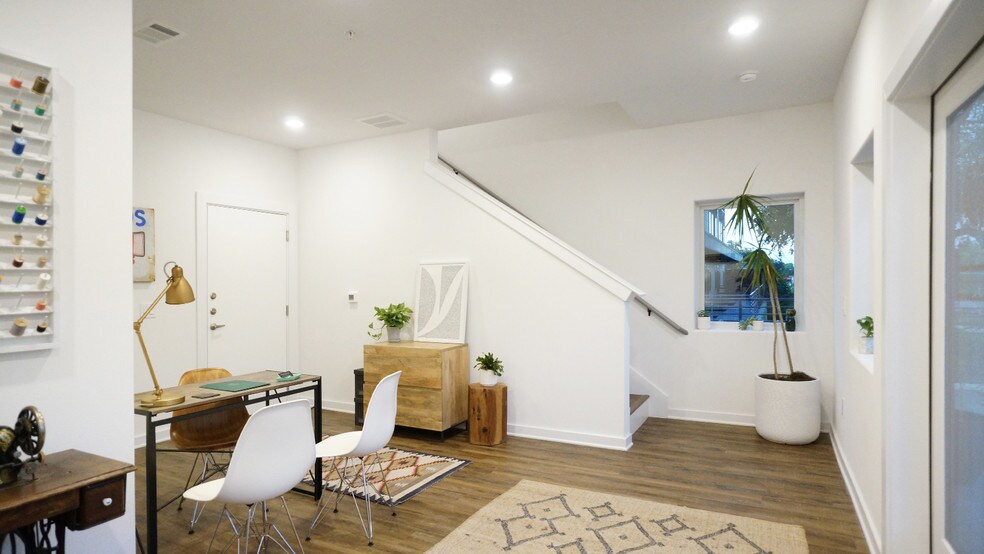 More Photos Of 5924 S Congress Ave, Austin Apartments For Sale