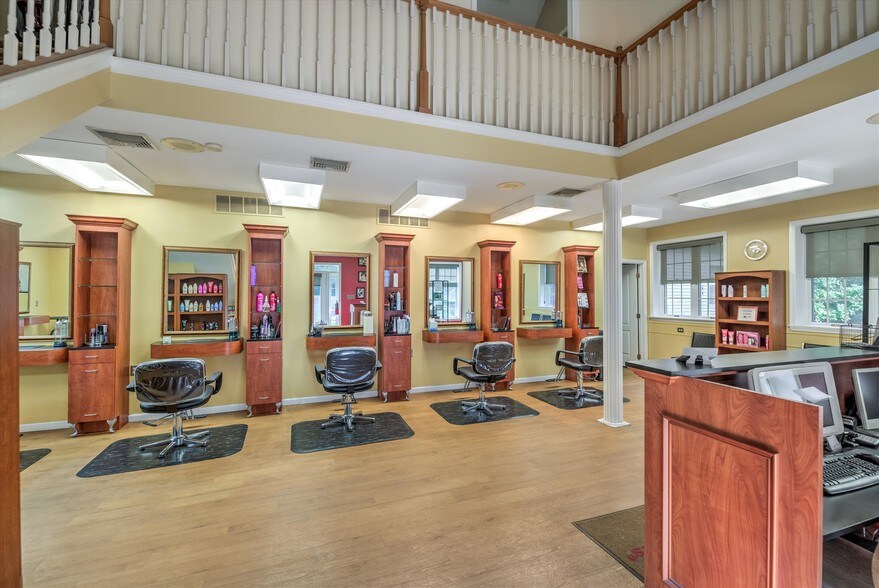 More Photos Of 1808-1810 Mount Holly Rd, Burlington Flex For Sale