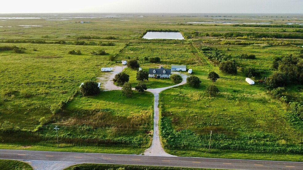 Primary Photo Of 7116 Gulf Beach Hwy, Cameron Trailer Camper Park For Sale
