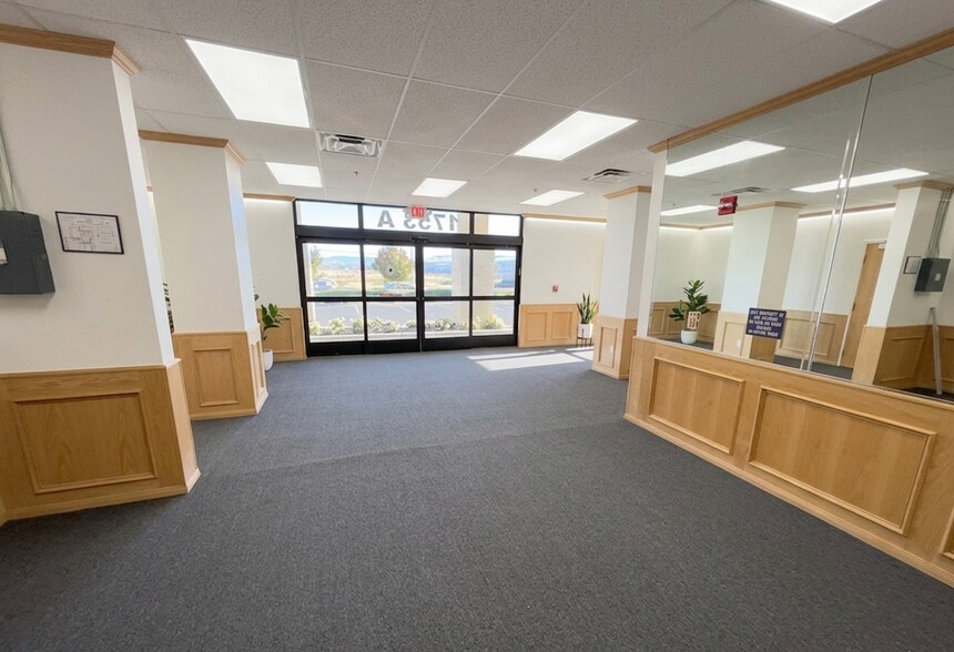 More Photos Of 1753 W Avenue J, Lancaster Medical For Lease