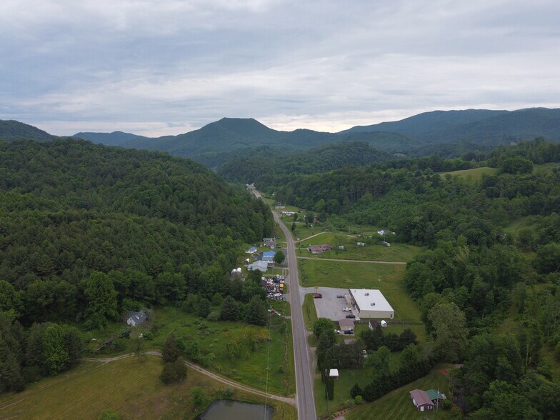 More Photos Of 6421 Highway 91 N, Laurel Bloomery Warehouse For Lease