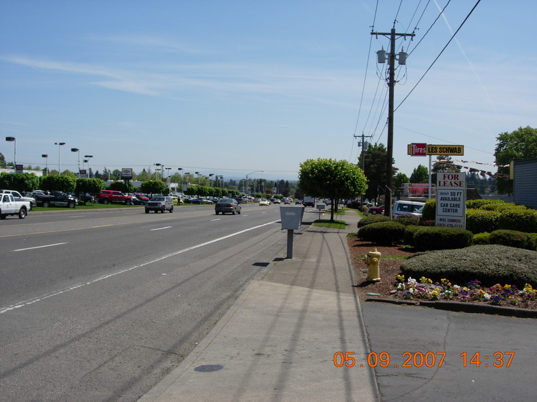 Primary Photo Of 16671 SE McLoughlin Blvd, Oak Grove Auto Repair For Lease