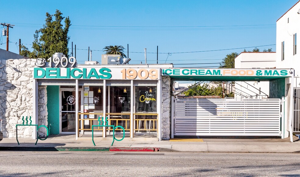 Primary Photo Of 1909 Atlantic Ave, Long Beach Restaurant For Sale