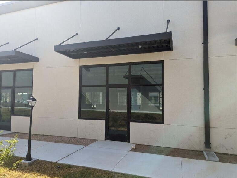 More Photos Of 15161 Ronald W Reagan Blvd, Leander Storefront For Lease
