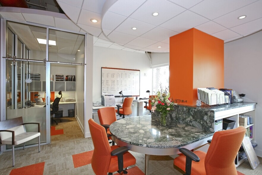 More Photos Of 142 W Platt St, Tampa Office Residential For Lease