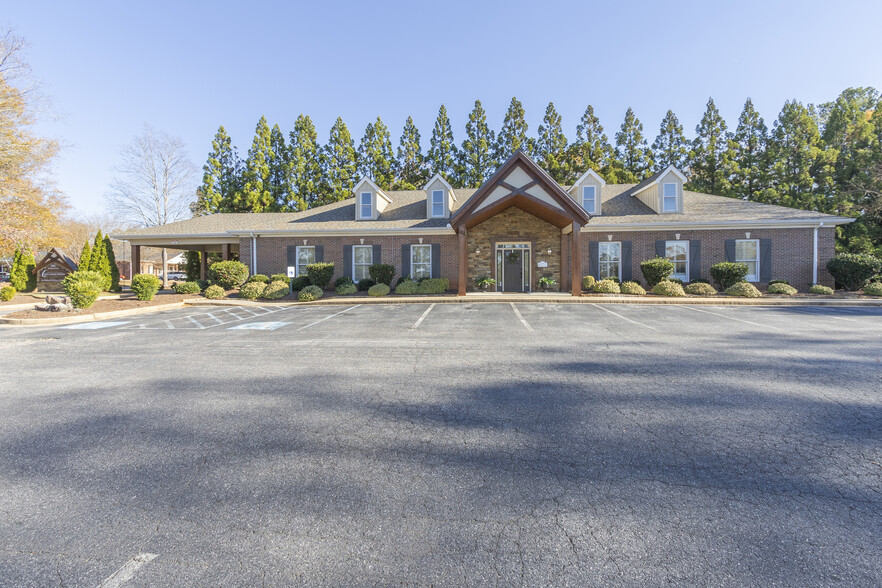 Primary Photo Of 104 Montgomery Dr, Anderson Medical For Sale