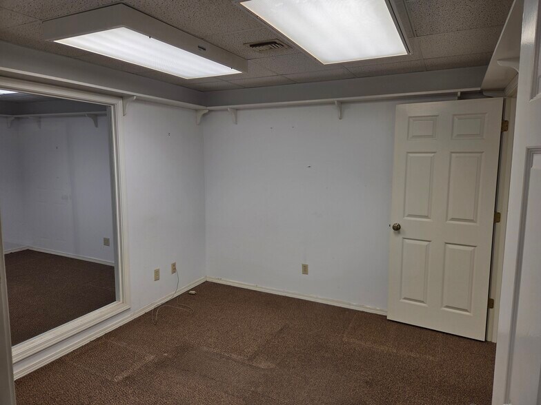 Primary Photo Of 4 The Pines Ct, Saint Louis Office Residential For Sale