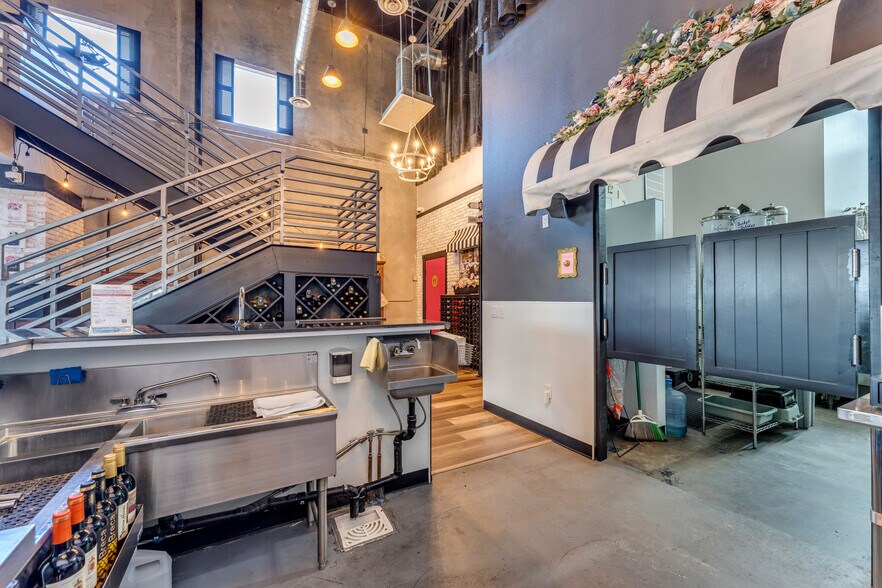 More Photos Of 9299 W Olive Ave, Peoria Light Manufacturing For Sale