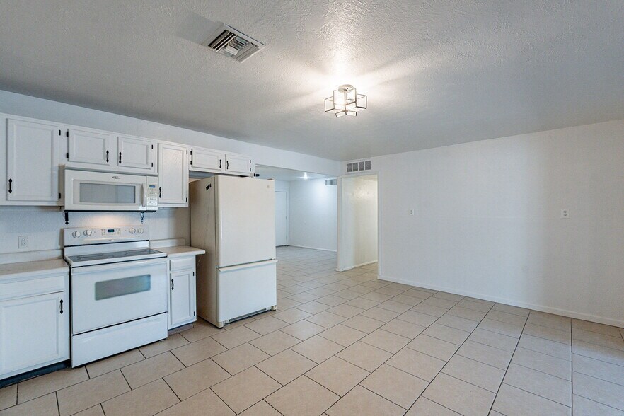More Photos Of 3115 N 55th Ave, Phoenix Apartments For Sale