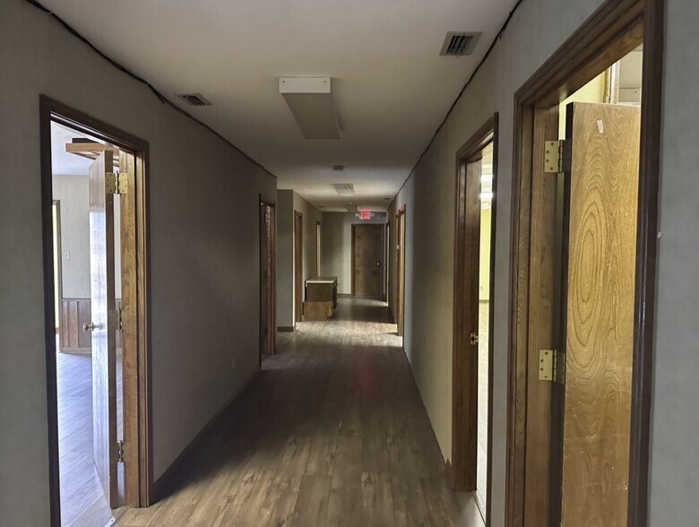 More Photos Of 2124 N 25th St, Waco Medical For Sale