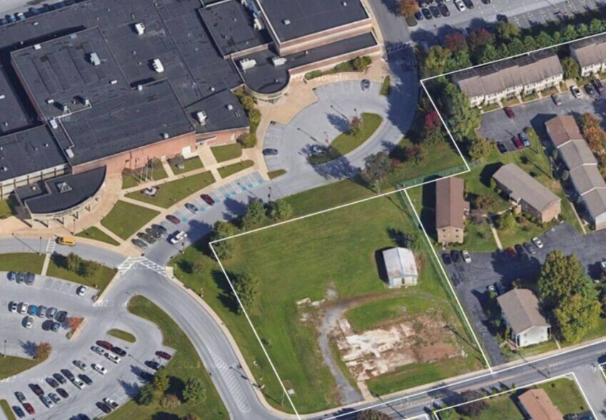 More Photos Of 325 W Shady Ln, Enola Manufacturing For Sale