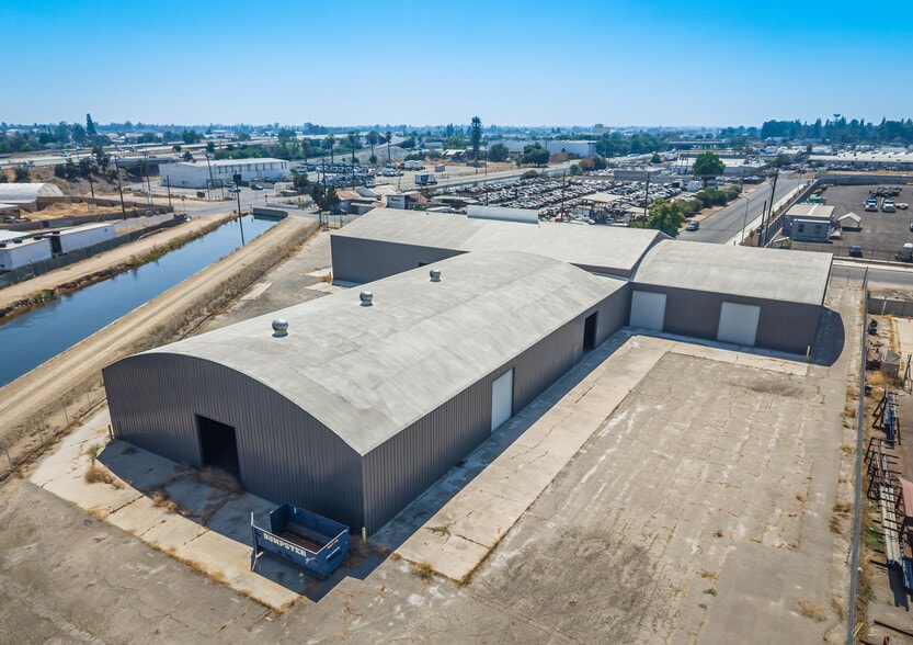 More Photos Of 136 N Thorne Ave, Fresno Service For Sale