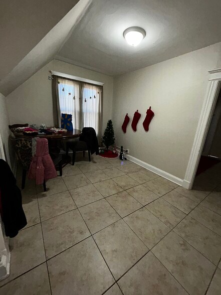More Photos Of 34 Plaza Ave, Waterbury Apartments For Sale