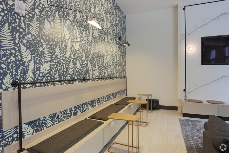 More Photos Of 1650 NW 23rd Ave, Portland Apartments For Lease