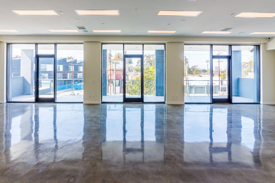 More Photos Of 5242 W Adams Blvd, Los Angeles Loft Creative Space For Sale