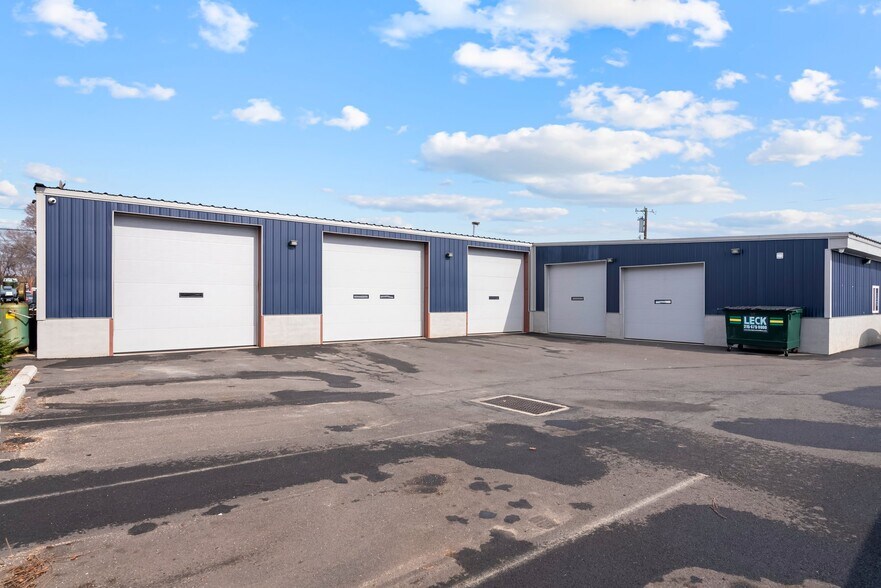 More Photos Of 1413-1415 Elkins Ave, Levittown Freestanding For Lease