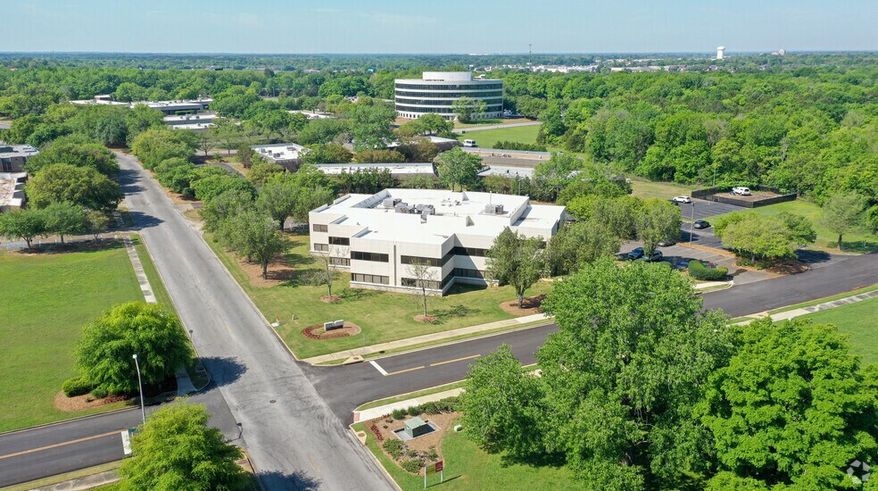 More Photos Of 2352 Fairlane Dr, Montgomery Office For Lease