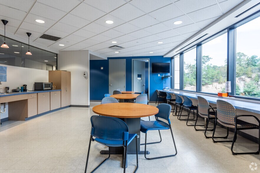 More Photos Of 100 Beard Sawmill Rd, Shelton Office For Lease