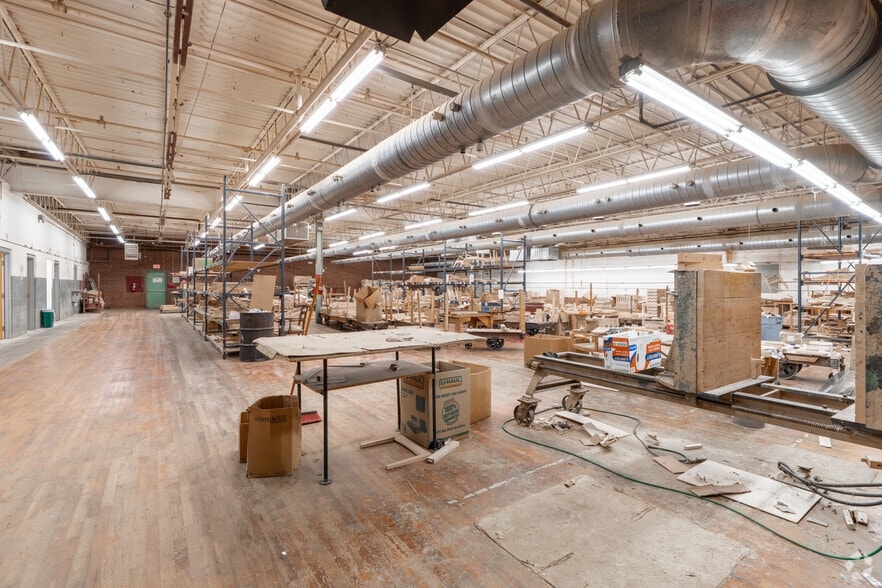 More Photos Of 980 3rd Ave SE, Hickory Warehouse For Lease