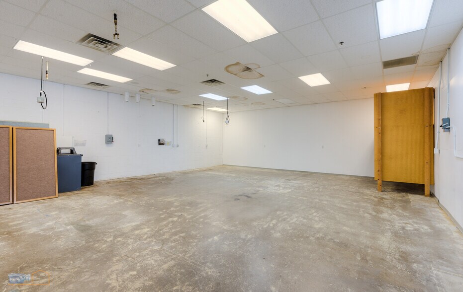 More Photos Of 1243 S Sherman Dr, Longmont Warehouse For Lease
