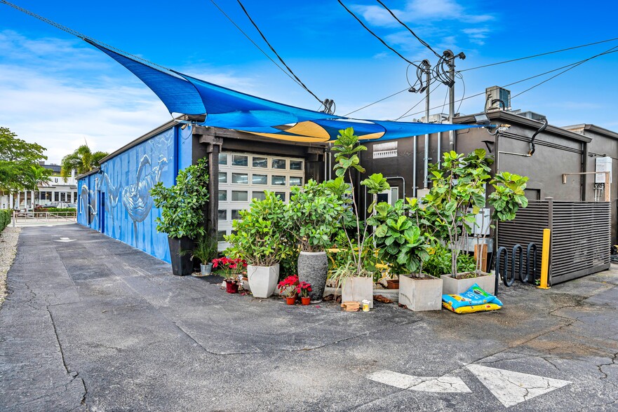 More Photos Of 815 NE 13th St, Fort Lauderdale Freestanding For Sale