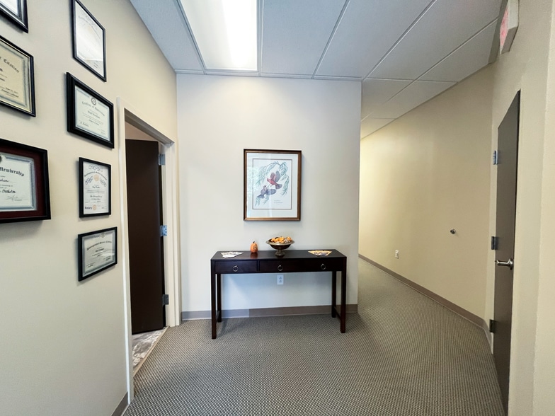 More Photos Of 2875 Ashley River Rd, Charleston General Retail For Lease