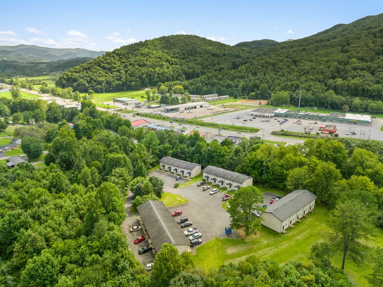 More Photos Of 179 Mountain Site Dr, Mountain City Apartments For Sale